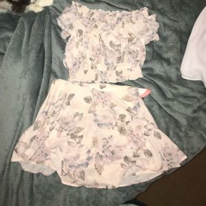 Rosey two piece set skirt and crop top🌷